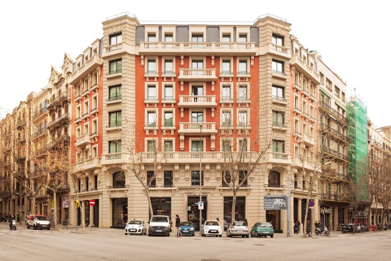 Edificio residencial de Núñez i Navarro en el Eixample de Barcelona