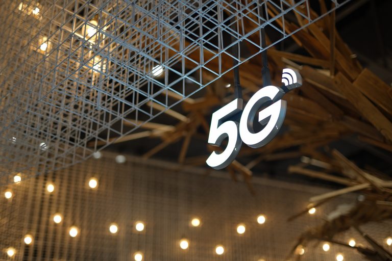 Rótulo luminoso de tecnología 5G